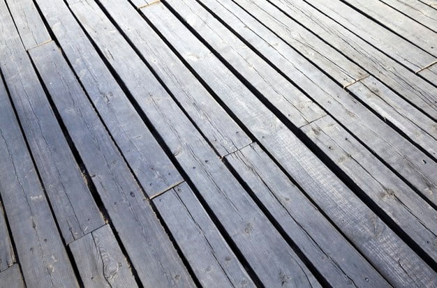 When Is the Best Time to Stain a Deck?